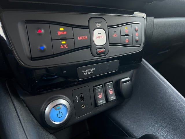 2019 NISSAN LEAF - 22