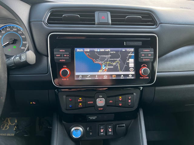 2019 NISSAN LEAF - 17