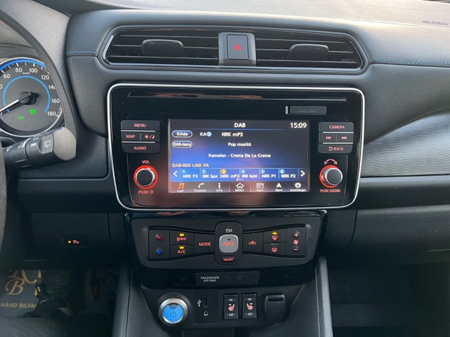 2019 NISSAN LEAF - 19