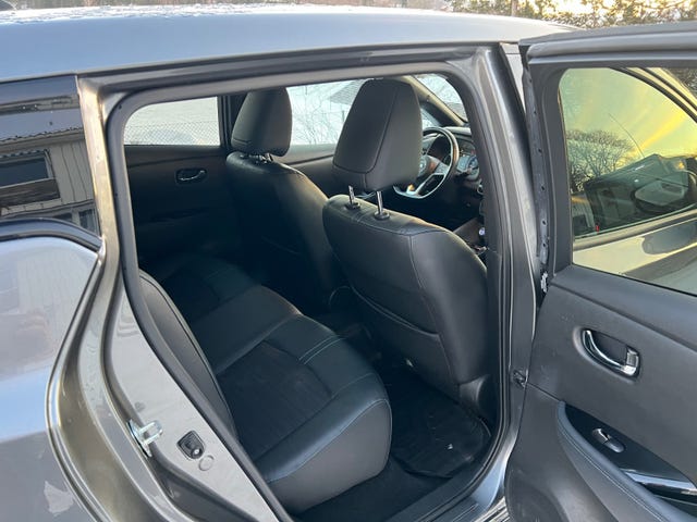 2019 NISSAN LEAF - 12