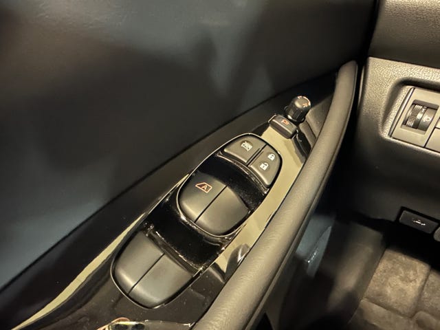 2020 NISSAN LEAF - 17