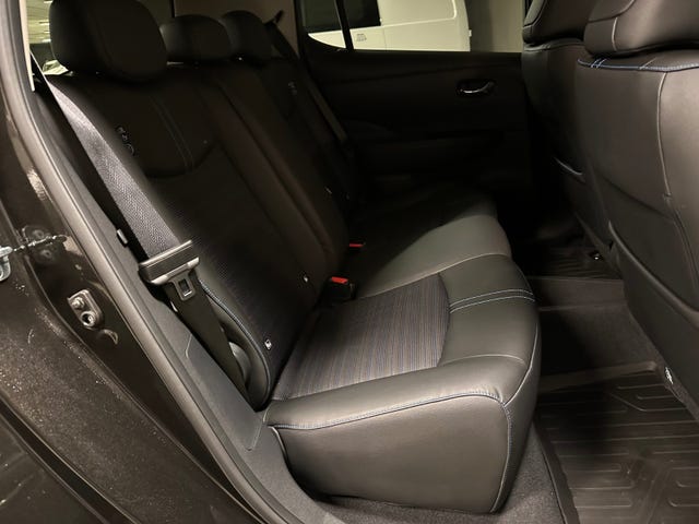 2020 NISSAN LEAF - 24