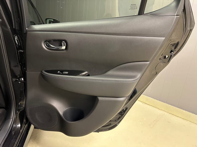 2020 NISSAN LEAF - 26