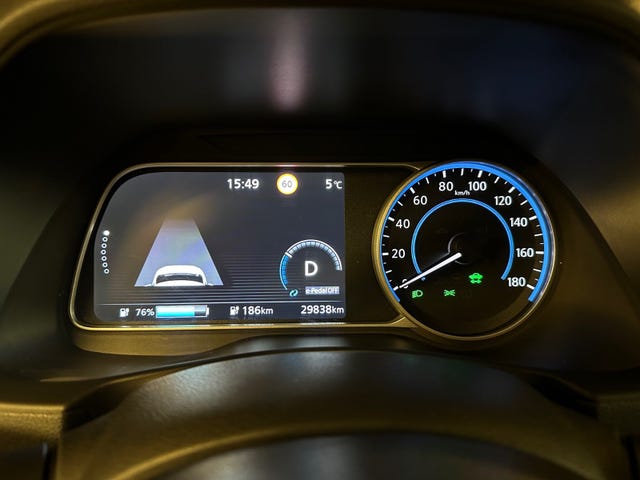 2020 NISSAN LEAF - 11