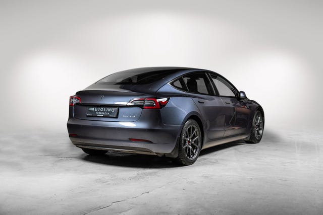 5YJ3E7EB1MF818717 2021 TESLA MODEL 3-4