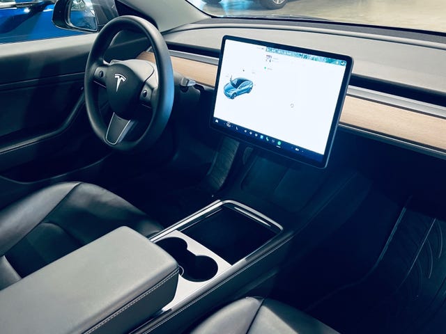 5YJ3E7EB5MF889967 2021 TESLA MODEL 3-4