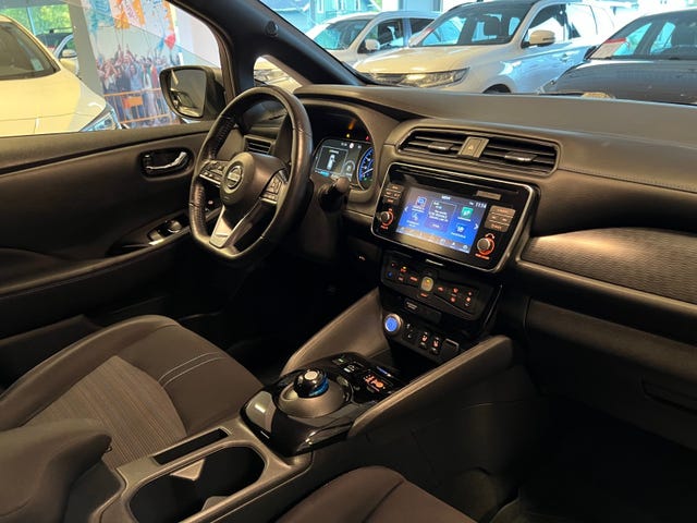 2019 NISSAN LEAF - 33