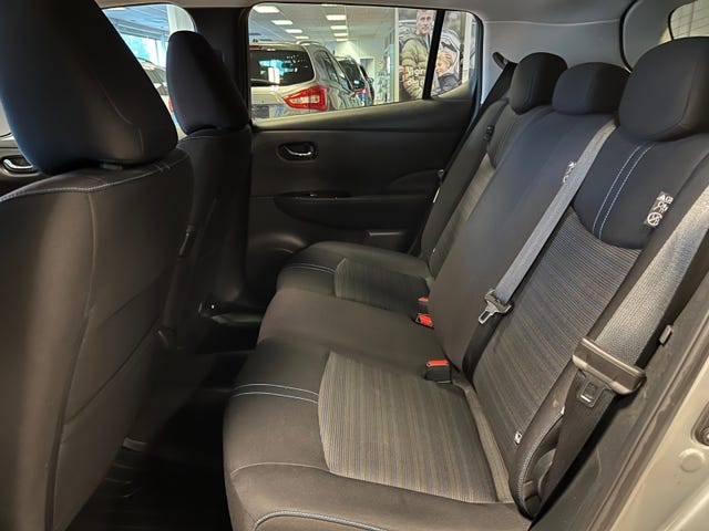 2019 NISSAN LEAF - 27