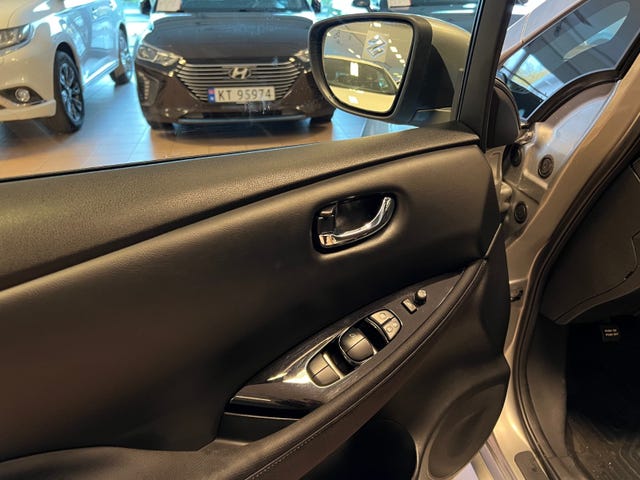 2019 NISSAN LEAF - 8