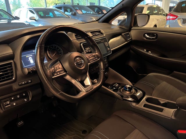 2019 NISSAN LEAF - 9