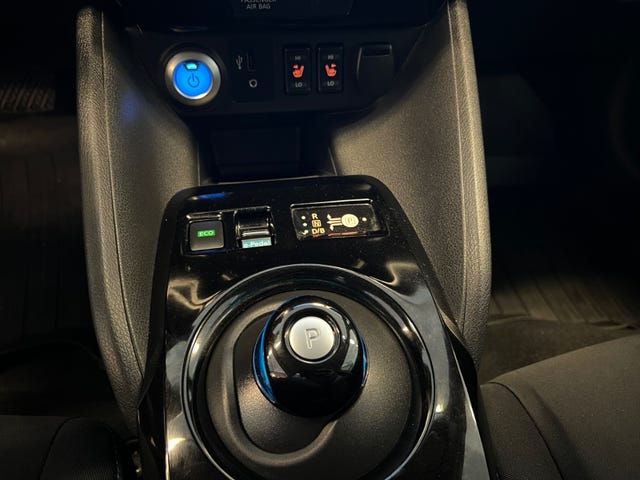 2019 NISSAN LEAF - 31