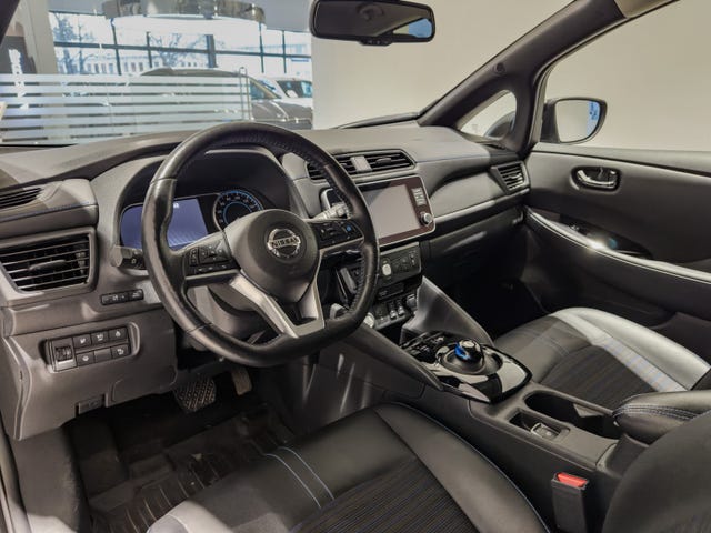 2020 NISSAN LEAF - 8