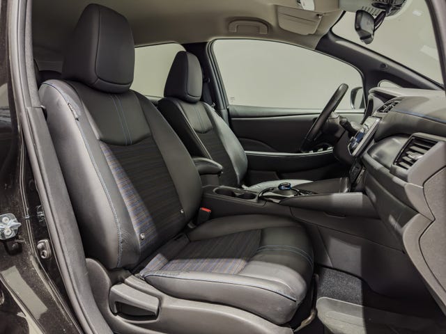 2020 NISSAN LEAF - 10