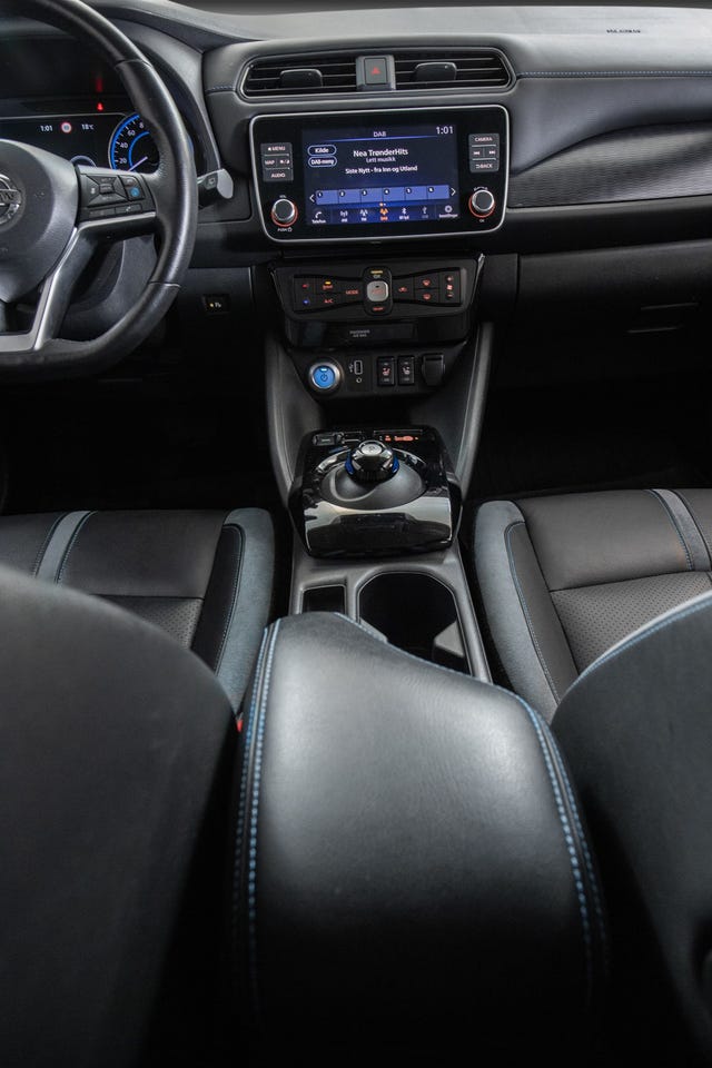2020 NISSAN LEAF - 18
