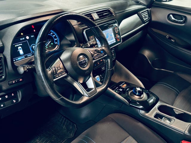 2019 NISSAN LEAF - 9