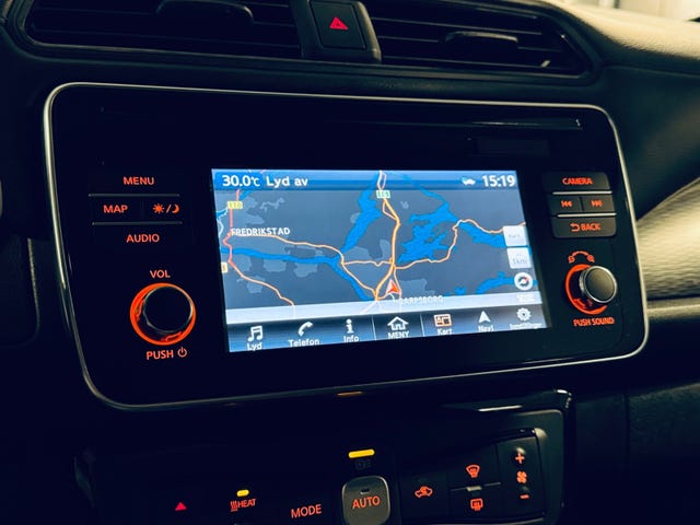 2019 NISSAN LEAF - 10