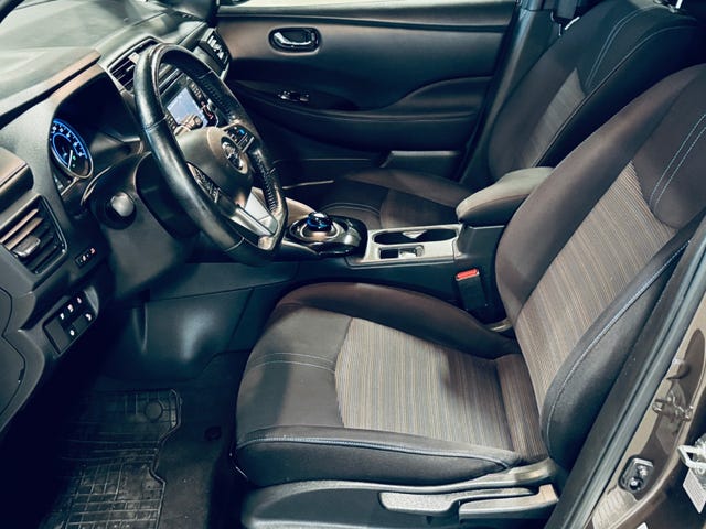 2019 NISSAN LEAF - 8