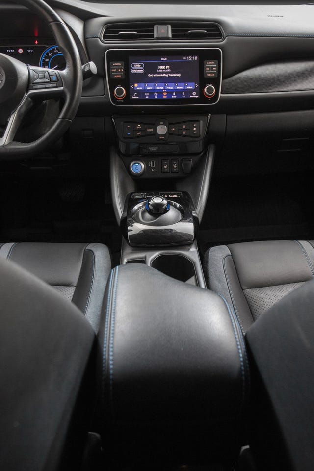 2020 NISSAN LEAF - 16