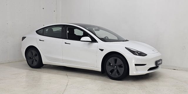 LRW3E7FA9MC380108 2021 TESLA MODEL 3-2