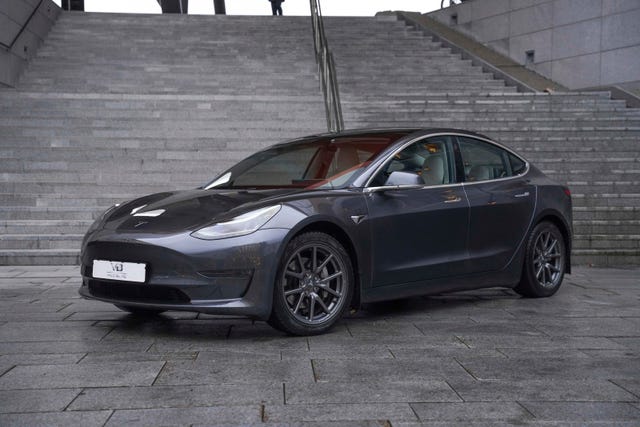 5YJ3E7EB2KF202778 2019 TESLA MODEL 3-1