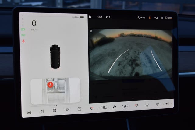 2019 TESLA MODEL 3 - 38