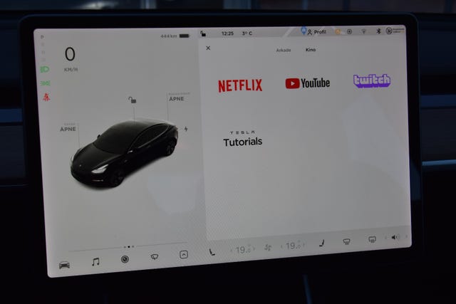 2019 TESLA MODEL 3 - 34