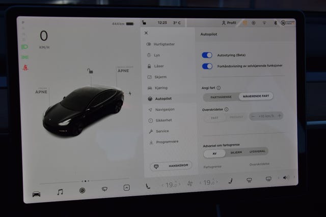 2019 TESLA MODEL 3 - 28