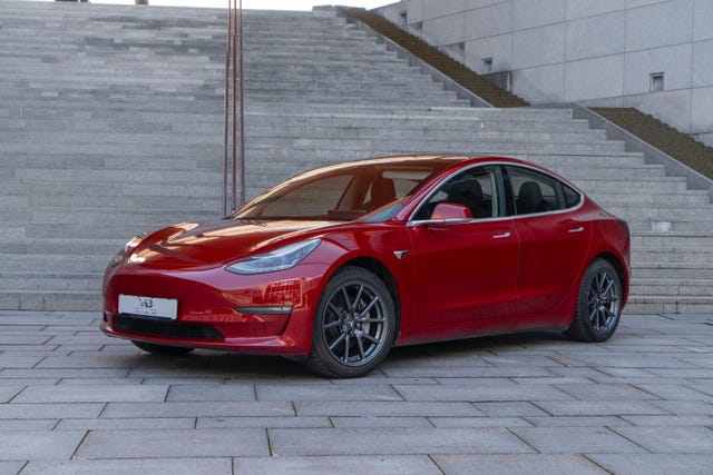 5YJ3E7EB2KF221170 2019 TESLA MODEL 3-1