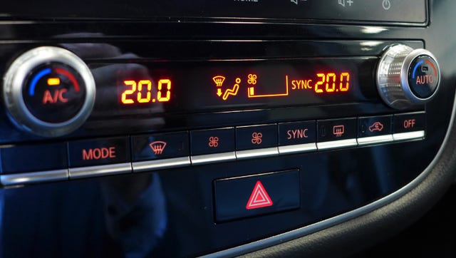 2020 MITSUBISHI OUTLANDER - 24