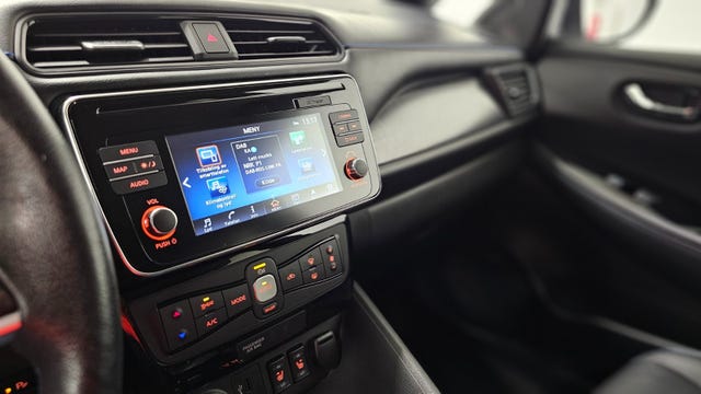 2019 NISSAN LEAF - 30