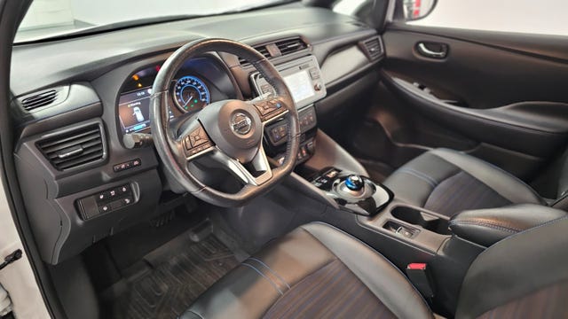 2019 NISSAN LEAF - 38