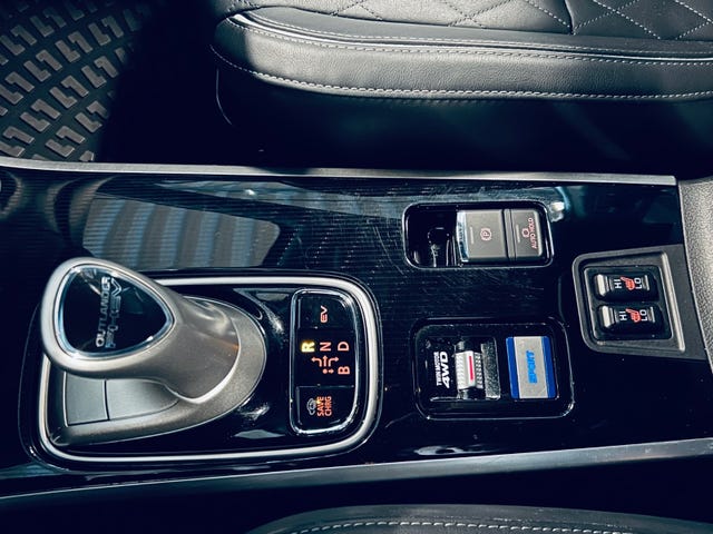 2020 MITSUBISHI OUTLANDER - 15