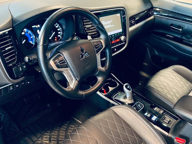 2020 MITSUBISHI OUTLANDER - 7