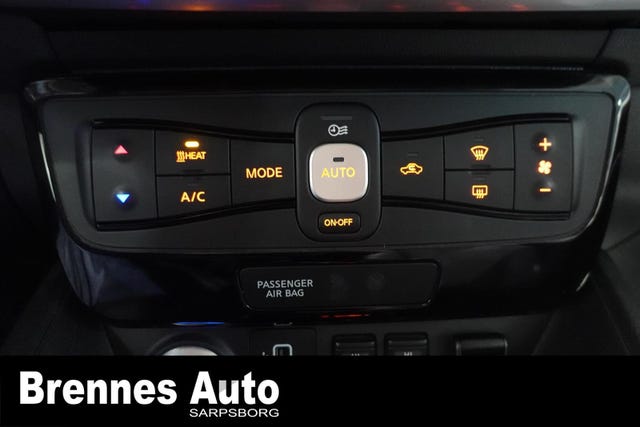 2019 NISSAN LEAF - 24