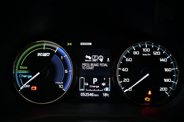 2020 MITSUBISHI OUTLANDER - 24