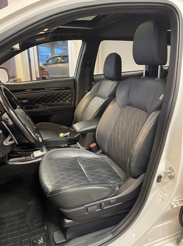 2020 MITSUBISHI OUTLANDER - 11