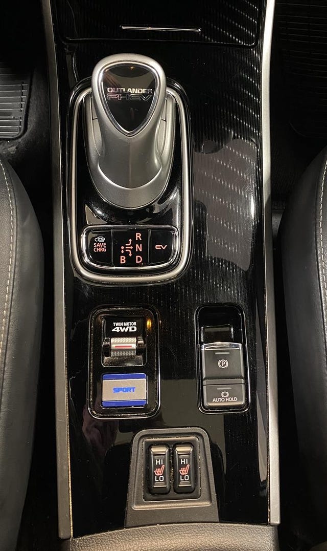 2020 MITSUBISHI OUTLANDER - 26