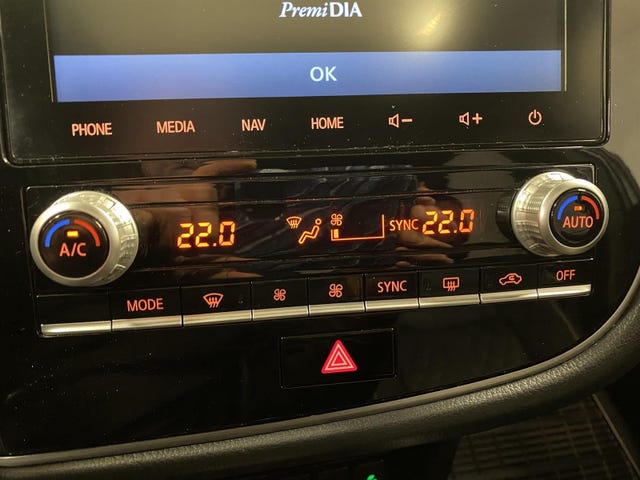 2020 MITSUBISHI OUTLANDER - 28