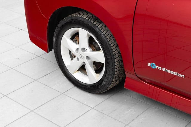 2019 NISSAN LEAF - 17