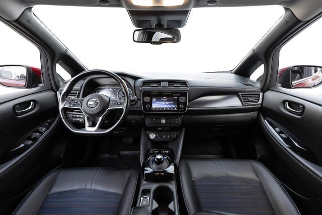 2019 NISSAN LEAF - 33