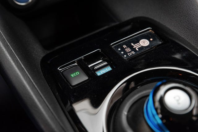 2019 NISSAN LEAF - 11