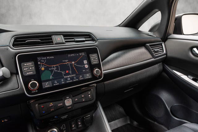 2019 NISSAN LEAF - 10