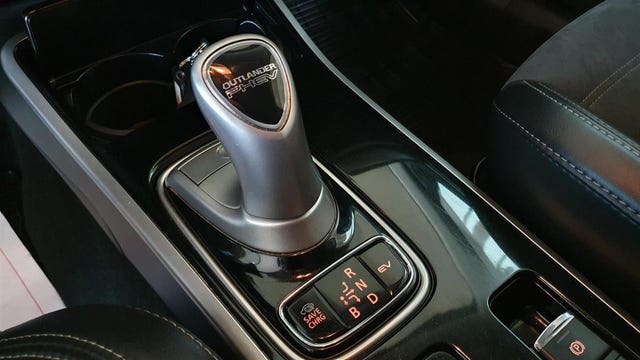 2020 MITSUBISHI OUTLANDER - 21