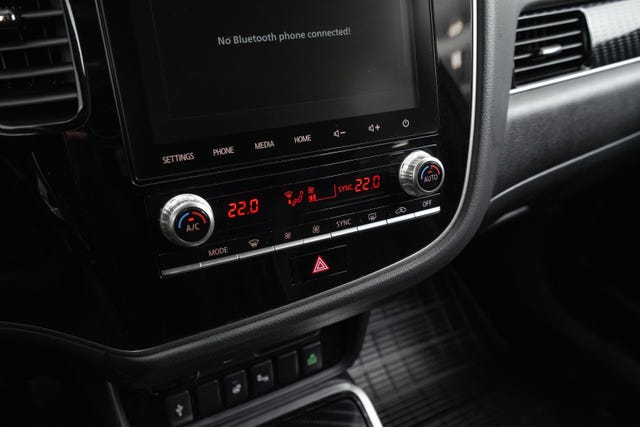 2020 MITSUBISHI OUTLANDER - 24