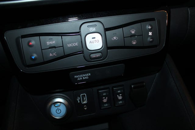 2019 NISSAN LEAF - 28