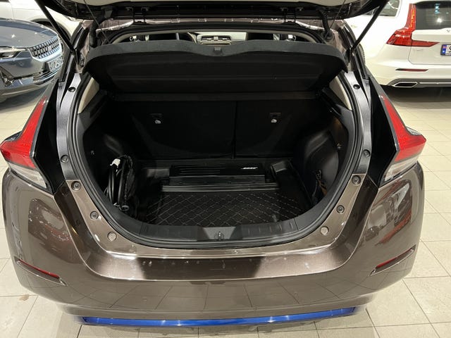 2019 NISSAN LEAF - 12