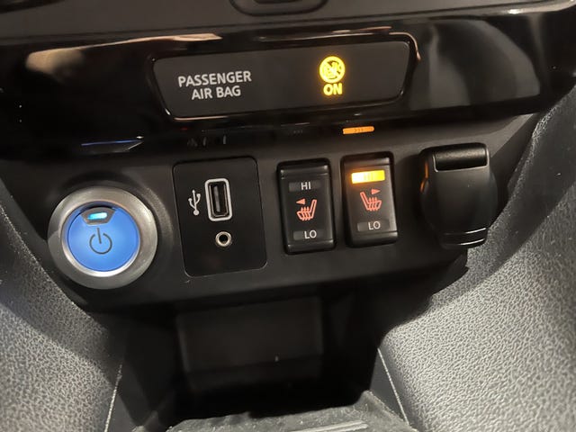 2019 NISSAN LEAF - 23