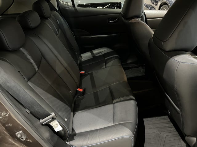 2019 NISSAN LEAF - 11