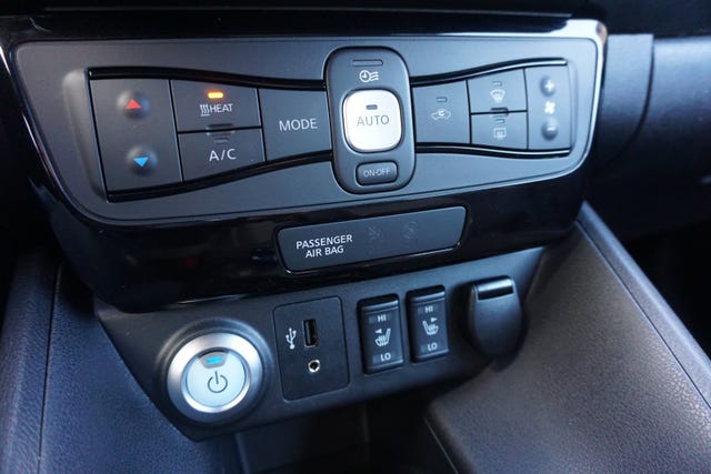 2019 NISSAN LEAF - 24