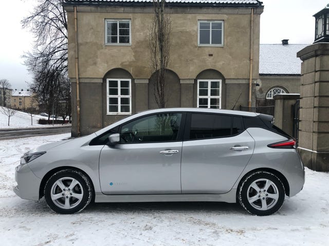 SJNFAAZE1U0049823 2019 NISSAN LEAF-2